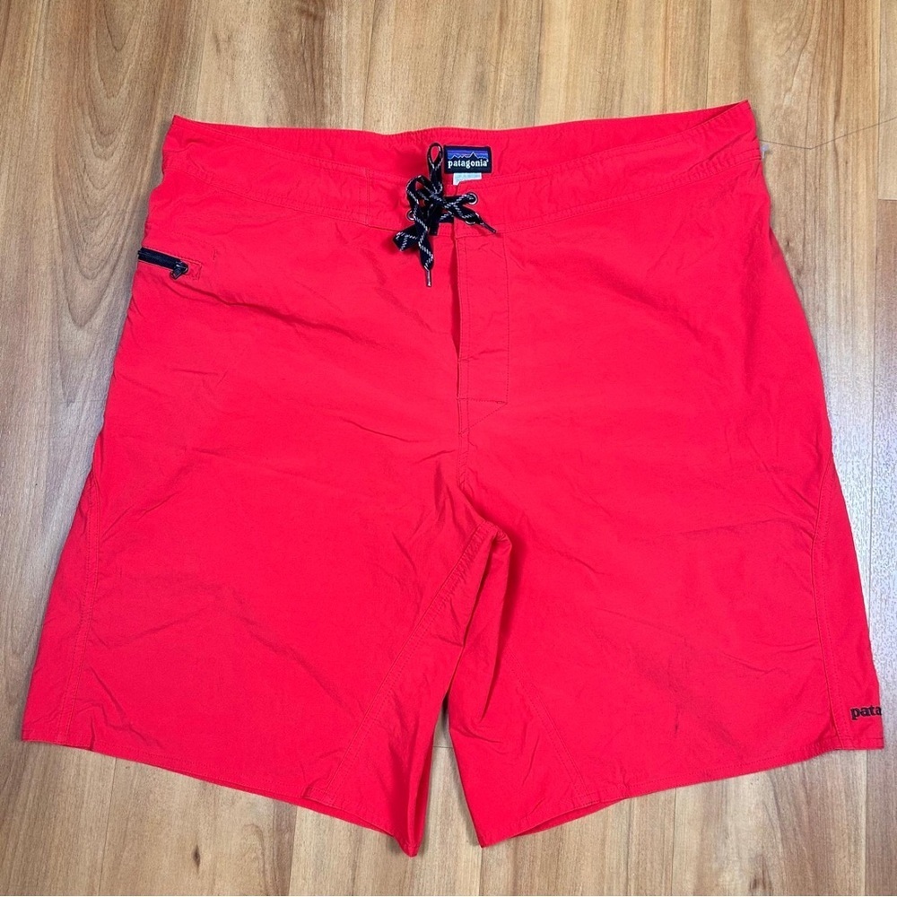 Patagonia Mens Red Board Shorts Swim Trunks‎ Size 40 Quick Dry Summer Surf